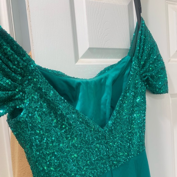 Green dress - Picture 8 of 8